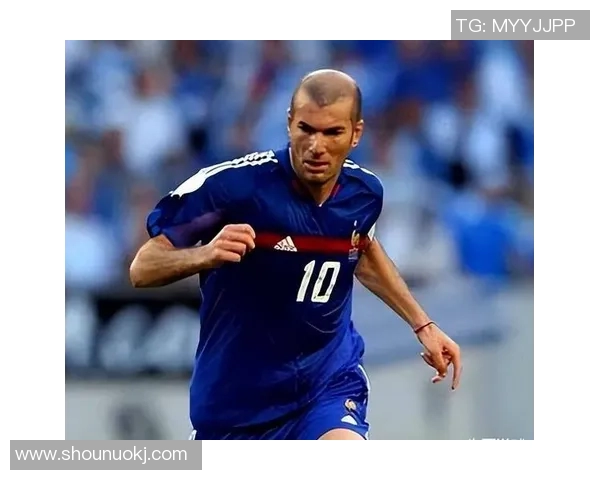 2000年足球巨星风云:从齐达内到罗纳尔多的辉煌岁月 2000年足球巨星风云:从齐达内到罗纳尔多的辉煌岁月