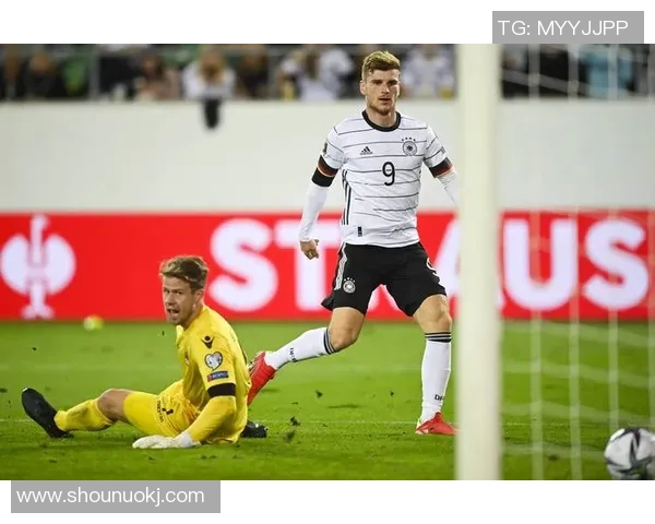 德国足球球星的女友是谁揭秘背后的爱情故事与生活点滴